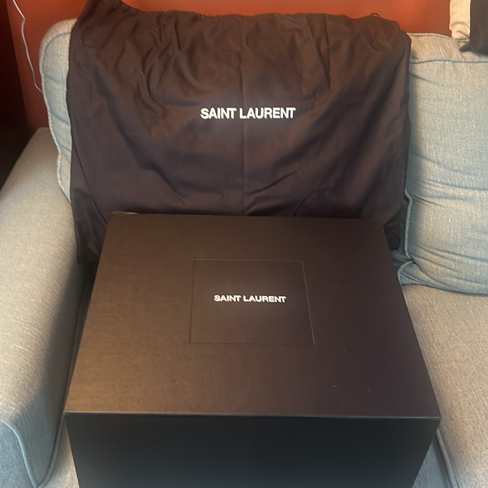Saint Laurent Black and White Rive Gauche Towel Cabas in Terrycloth - Pre-loved - Picture 10 of 14
